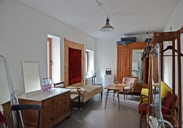Schaubühne Lindenfels, Künstlergarderobe