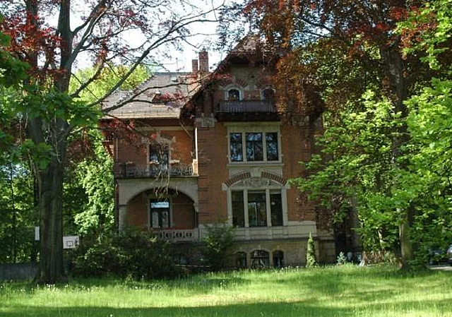 Goetheallee, Universitätsklinikum