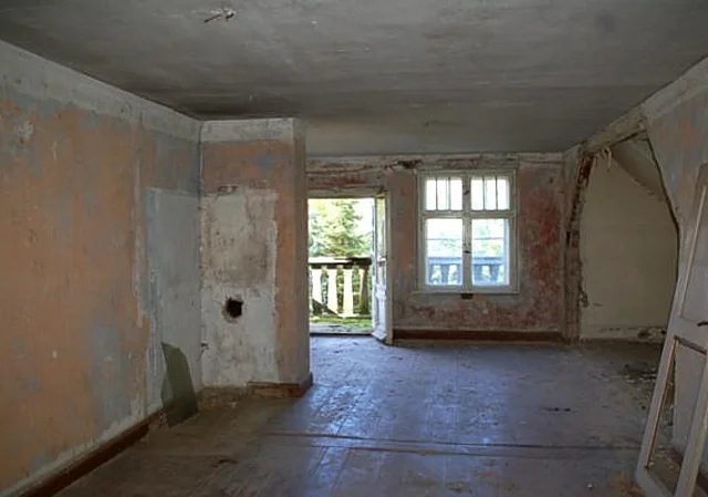 großes Zimmer im 1.Obergeschoss mit Balkon