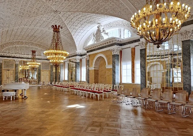 Schloss Köthen, Spiegelsaal