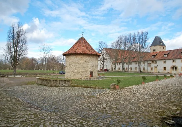 Taubenturm, Hautgebäude, Remise