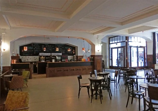 Kupfersaal, Eingang mit Barbereich