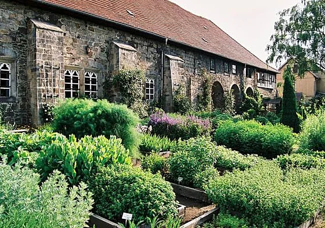 Kräutergarten am südlichen Klausurgebäude, Südost