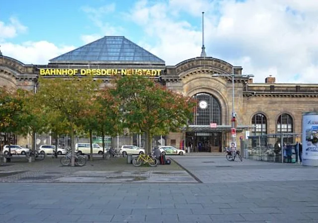 Bahnhof Dresden-Neustadt, Schlesischer Platz