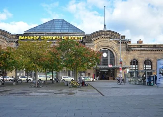Bahnhof Dresden-Neustadt, Schlesischer Platz 