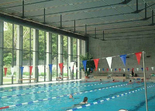 Schwimmhalle 