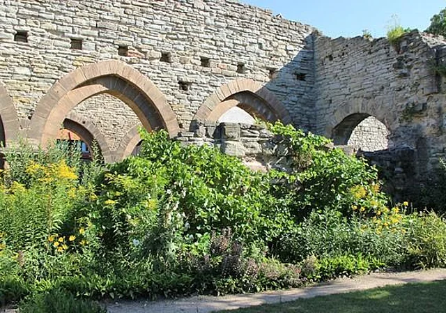 Ruine des Kirchenschiffs, Südwest