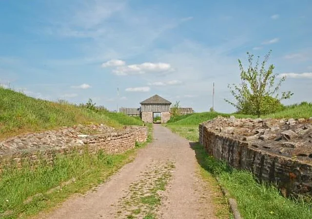 Hauptwall und Kammertor