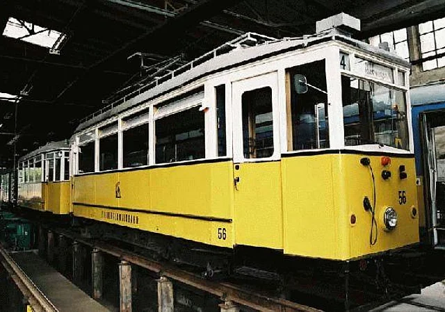 Triebwagen 56 und Beiwagen 82