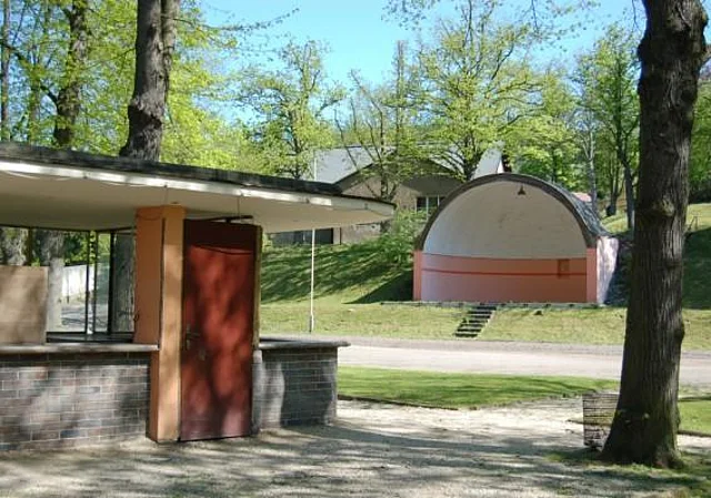 Kiosk und Konzertmuschel