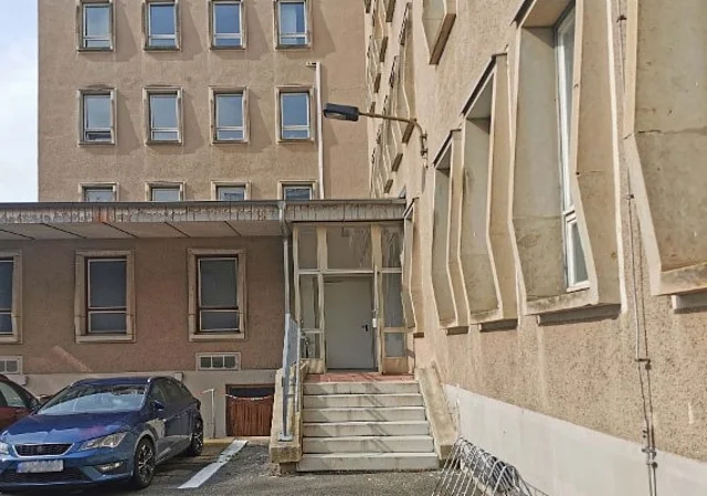 Hintereingang / Hof / Parkplatz
