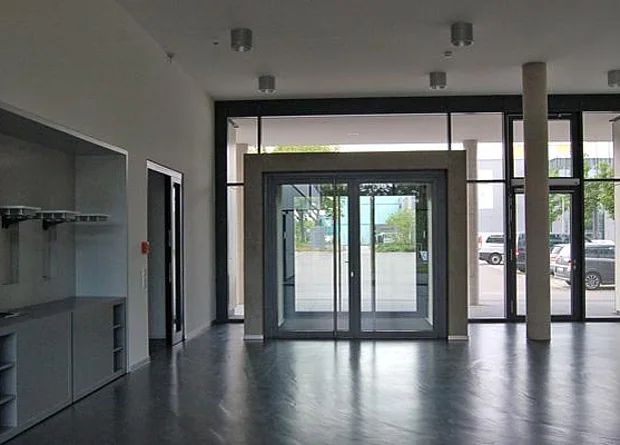 Eingang vom Foyer aus 