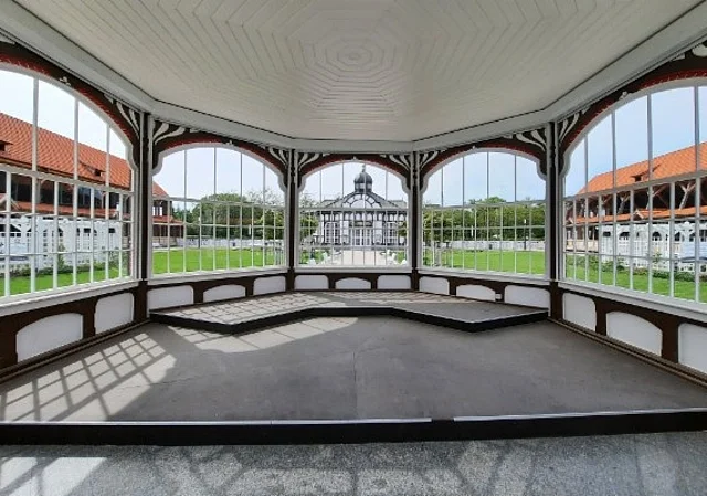Pavillon innen
