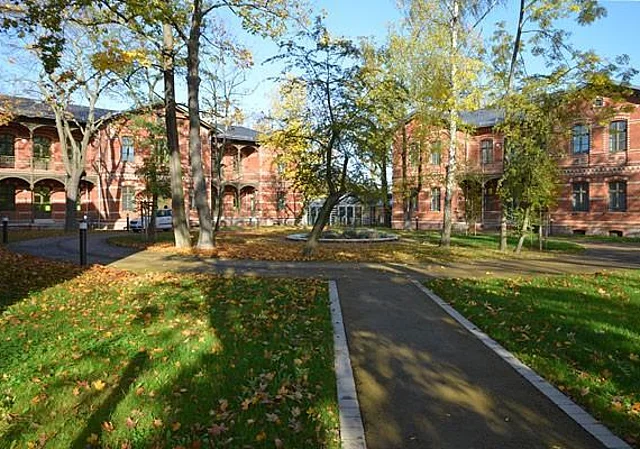Blick auf Haus 1 und Haus 3 nach Nordwest
