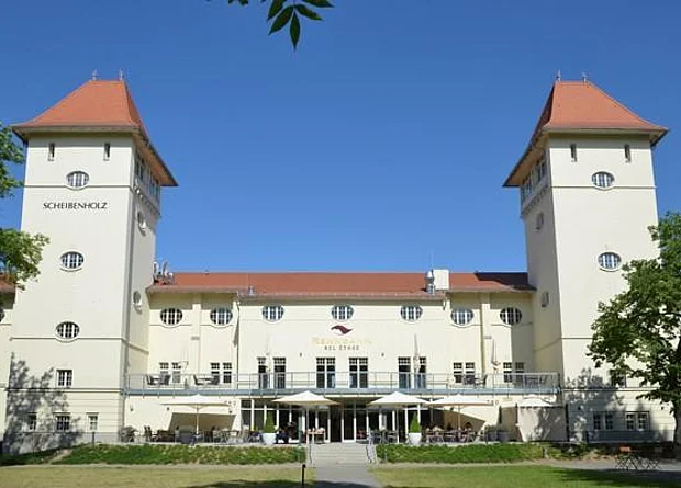 große Tribüne, Blick vom Elsterflutbecken 