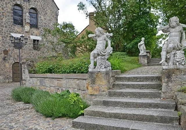 Zugang zum Wohnturm nach Süden