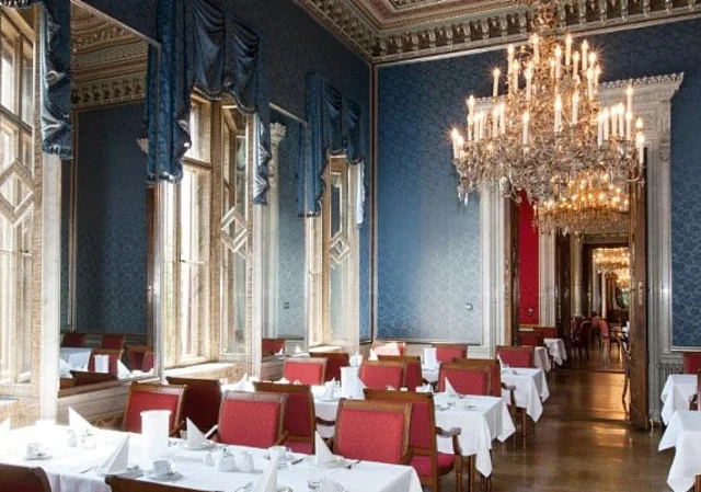 Blauer Salon