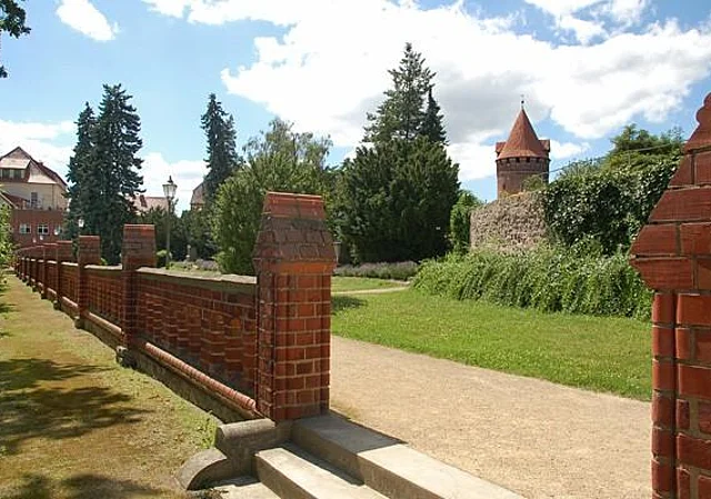 Burganlage, Blick zum Schloss nach Südwest