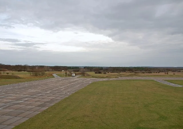 Blick aus dem Tower Richtung Einfahrt