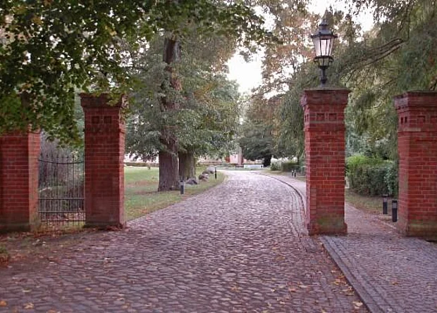 Jagdschloss Letzlingen, Zufahrt 