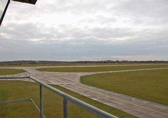 Blick aus dem Tower zur Landebahn