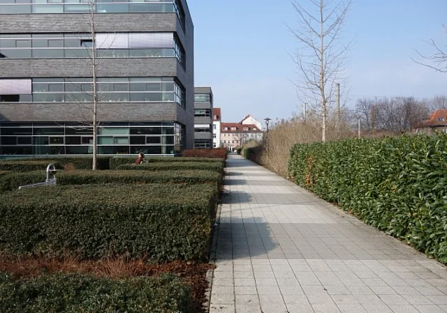 Nordseite Blick zur Magdeburger Allee