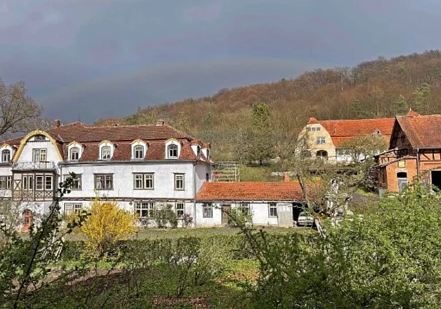 Gut Amalienruh mit Regenbogen