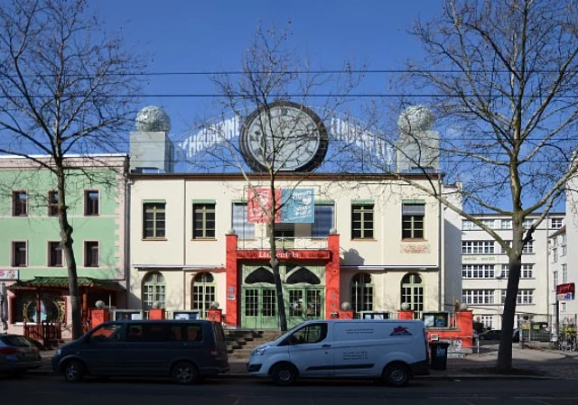 Schaubühne Lindenfels, Straßenfront Karl-Heine-Straße