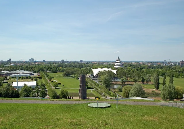 Elbauernpark, Aussichtspunkt Deponie