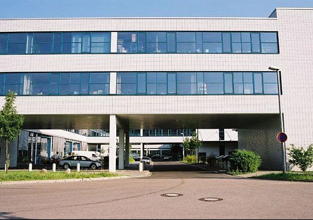 Einfahrt, Mommsenstraße