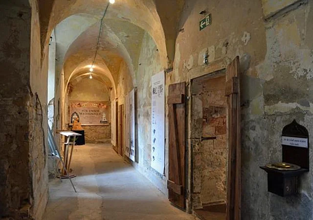 westlicher Kreuzgang nach Süden