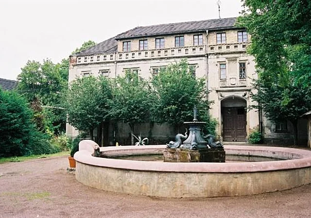 Vorplatz, Brunnen
