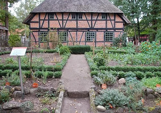 Hof Winkelstedt: Hallenhaus und ländlicher Garten