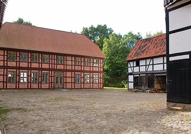 Mitteldeutscher Vierseithof: Wohnhaus aus Püggen