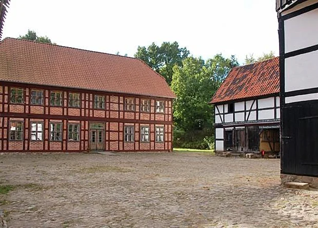 Mitteldeutscher Vierseithof: Wohnhaus aus Püggen 