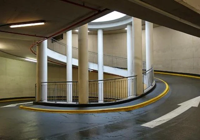 Rotunde abwärts