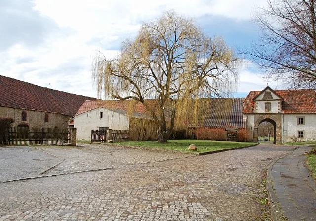 Kloster Hedersleben, Zufahrt