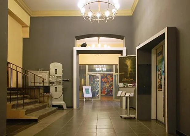Puschkinhaus, Blick zum Foyer 
