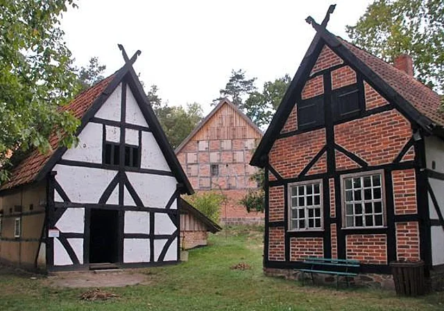 Hof Winkelstedt: Backhaus und Speicher
