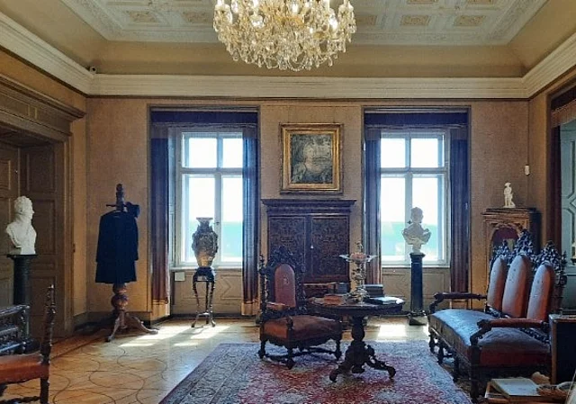 Salon