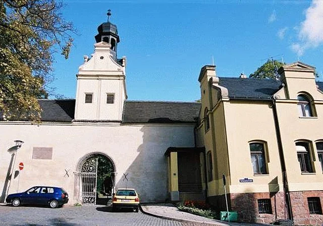 Eingangsseite, Westen