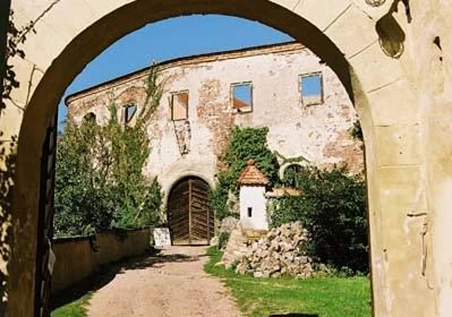 Schlosseingang, Torbogen