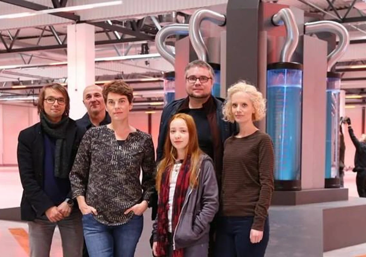 Marcel Lenz, Guido Schwab, Victoria Mayer, Ruby M. Lichtenberg, Markus Dietrich und Jeanne Werner am Set