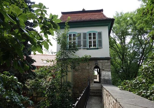 Wehrgang mit Gartenhäuschen