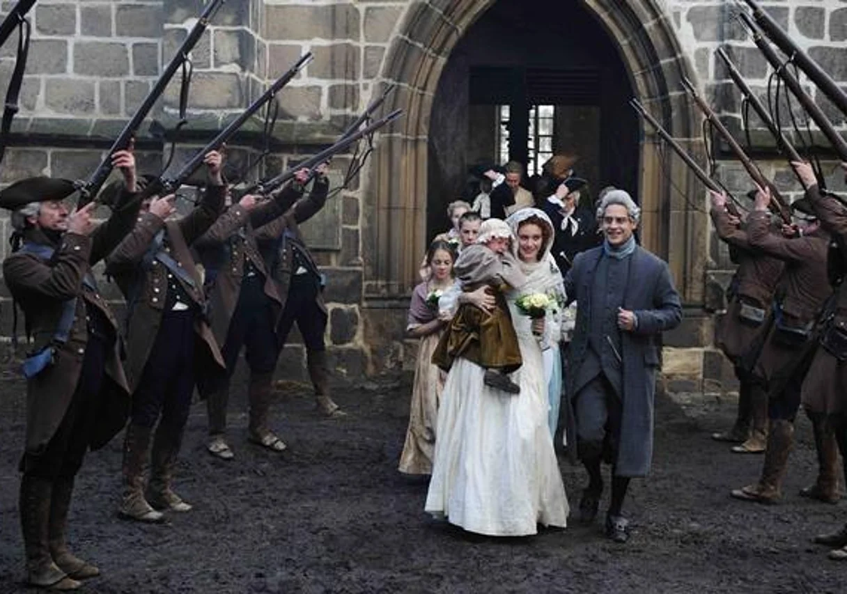 Miriam Stein und Moritz Bleibtreu (Brautpaar) vor der Kirche St. Benedikti in Quedlinburg