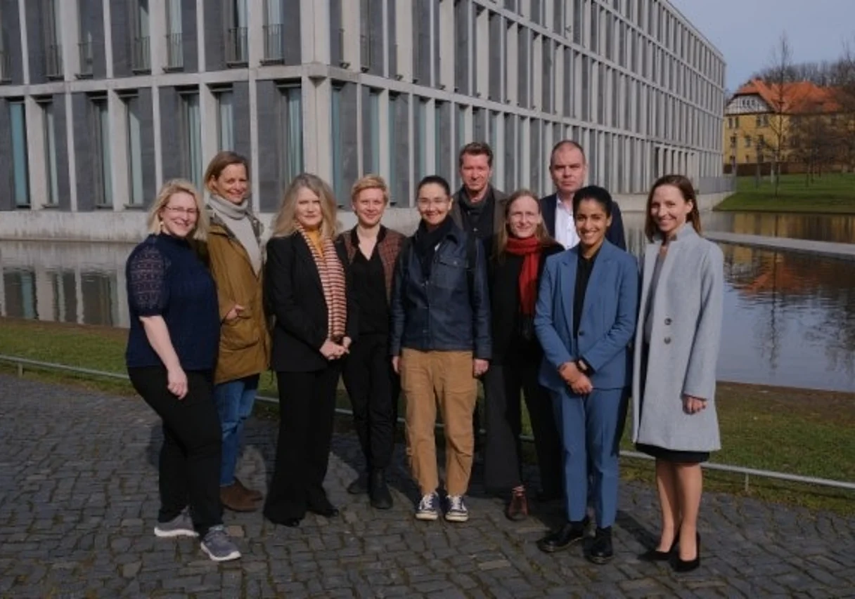 Team und Förderer am Set in Erfurt