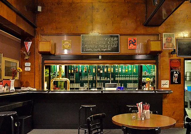 Gaststätte Mixer, Bar