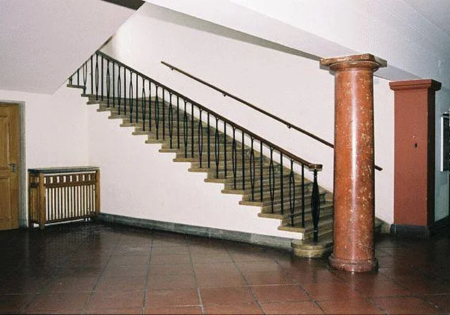 Treppe zum 1. OG
