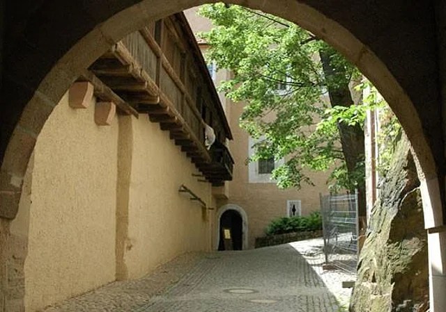 Burgeingang, Durchgang zum Vorhof