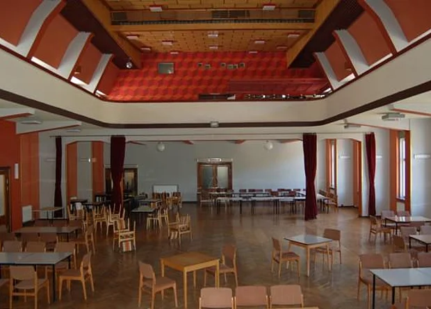Roter Saal mit Empore 